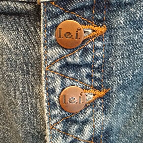 l.e.i. Jeans Exposed Button Fly High Rise Denim Shorts size 9 - Picture 4 of 10